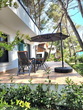 Cozy PineTrees Beach House